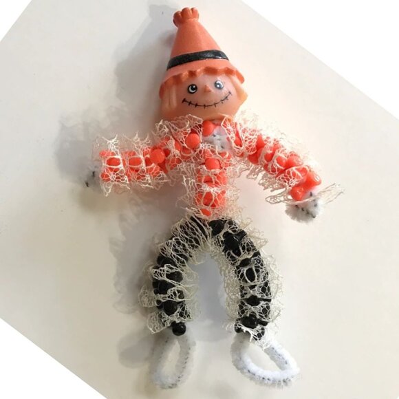 Scarecrow Brooch Fall Autumn Fashion Accessory Jewelry Halloween - Picture 1 of 2